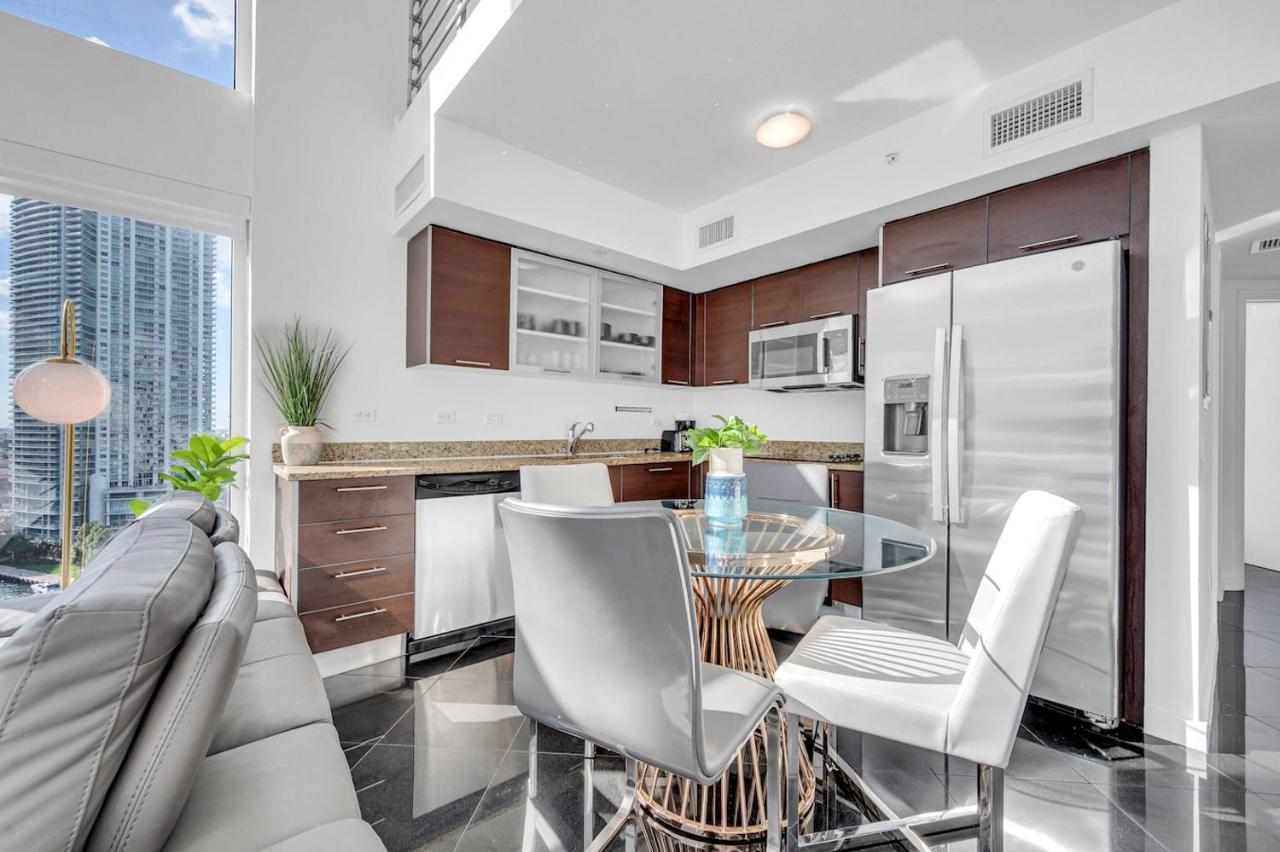 Iconic 2 Bedroom Loft Brickell-Stunning Views Miami Buitenkant foto