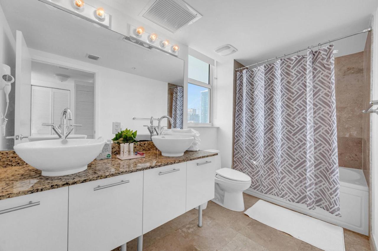 Iconic 2 Bedroom Loft Brickell-Stunning Views Miami Buitenkant foto