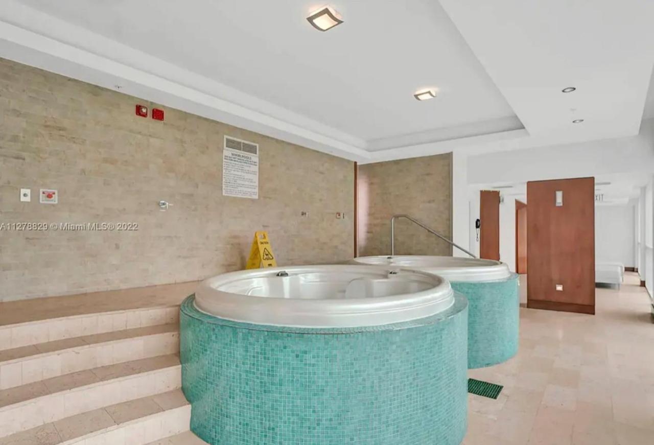 Iconic 2 Bedroom Loft Brickell-Stunning Views Miami Buitenkant foto